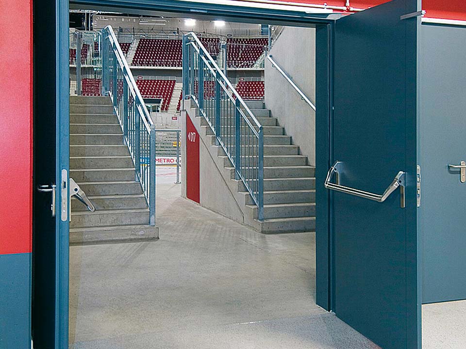 Sethial porte securite 2 porte de sécurité en métal dans un stade